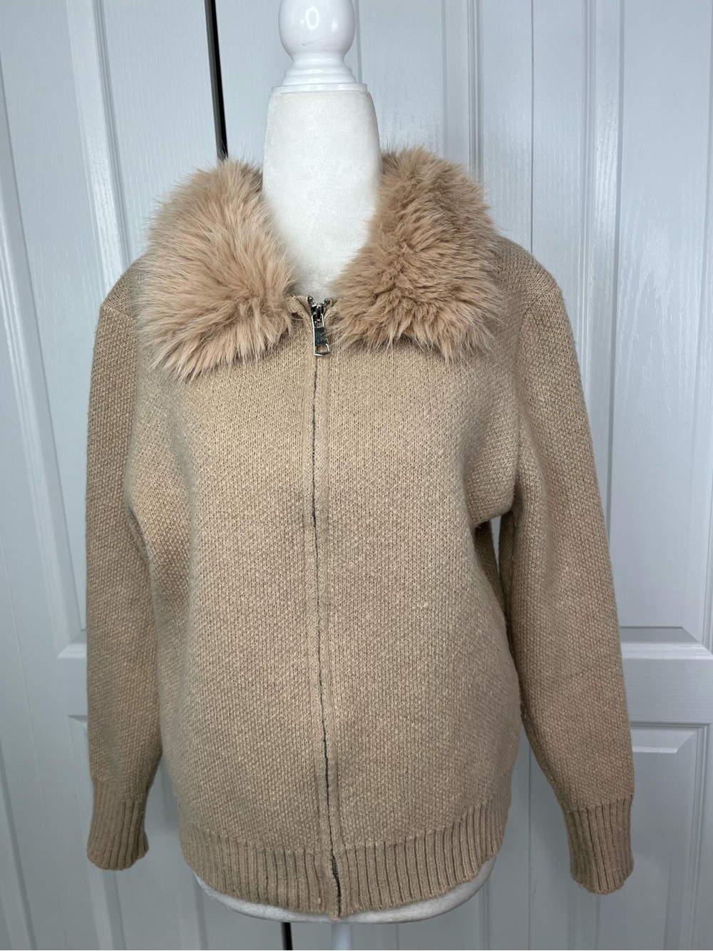Northern Angel Faux-Fur Collar Zip Front Jacket - Beige - Medium
